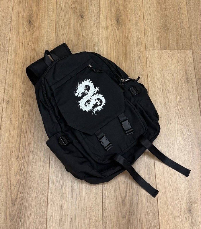 Черный рюкзак. Много маленьких кармашков и отделений — фото 1