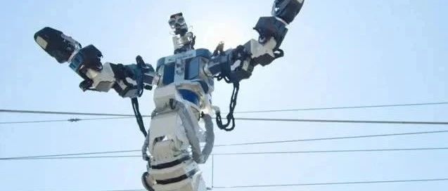 西日本铁路公司，请了一个巨型人形机器人工人高空作业，避免悲剧发生 |CyberDaily取代高危工種，一個正確的發展方向