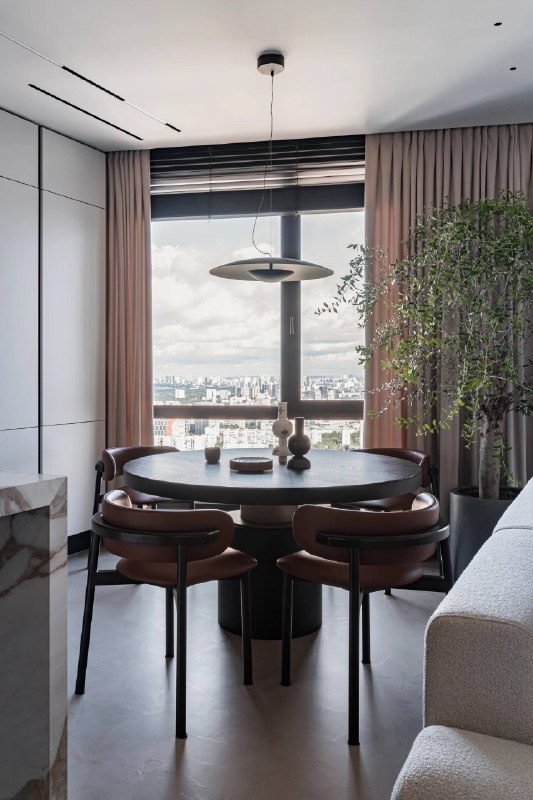 Квартира на 51-м этаже для семьи с ребенком. Этот проект - история о том, как строгая архитектурная графика, обволакивающая нежность фактур и перед... - изображение 3 - квартира, этаже, семьи