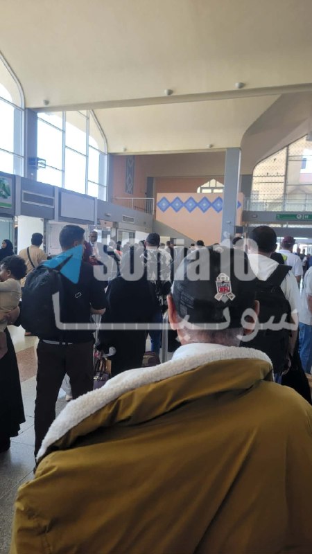 🔴بدء إخلاء مطار عدن الدولي بالكامل من المسافرين والموظفين، عقب تهديد القوات المسلحة اليمنية.