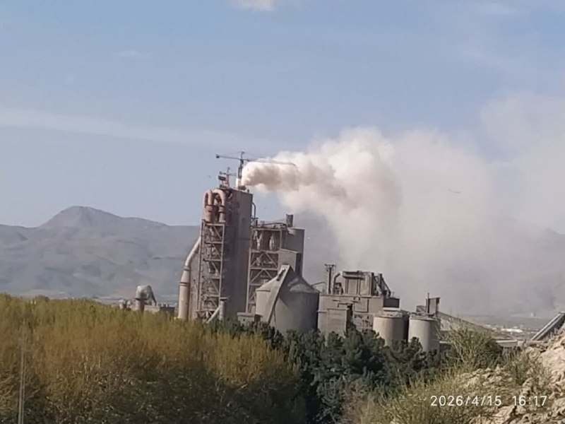 پیام‌ ما آنلاین: 🔶درخواست محیط‌زیست لرستان برای تعطیلی واحد ۳ کارخانه سیمان دورود🔷معاون محیط‌زیست انسانی لرستان از ارجاع پرونده آلودگی وا