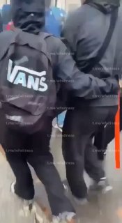 🇫🇷 ברוט: למפגין בשנות העשרים לחייו נקרעה ידו הימנית מרימון משטרה במהלך הפגנות בסנט אטיין.