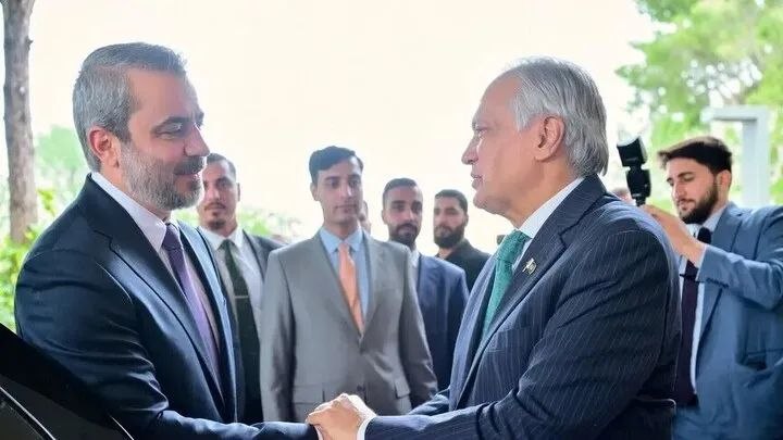 اعتمادآنلاین: 🔻وزیر خارجه سوریه: دمشق در حال بررسی گزینههای خود درباره پیوستن یا همکاری با توافق مکه است🔹وزیر امور خارجه سوریه، اسعد
