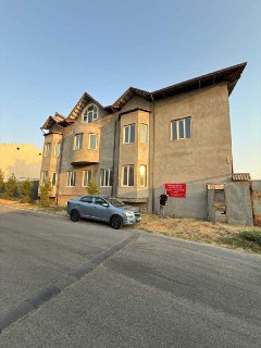 Yunusobod ko'prigi yaqinida 6 sotixli 4 qavatli uy