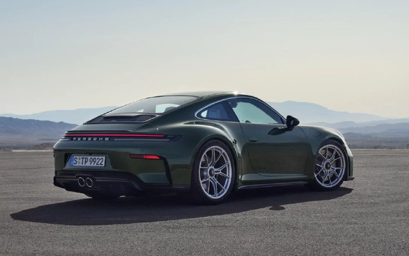 Porsche представила обновленный 911 GT3 4