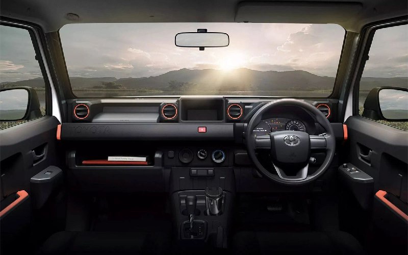 Toyota представила минигрузовик Hilux Champ. Цены на автомобиль стартуют от 13 тыс. долларов (около  3