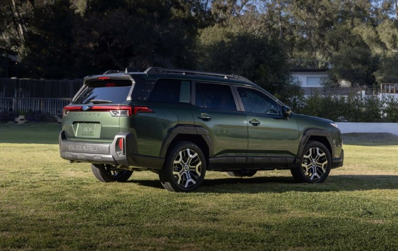Subaru объявила цены на новый Outback 2