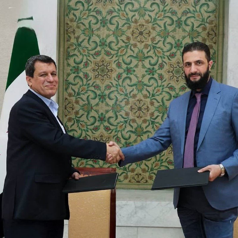 سکرت آنلاین: ▪️«قسد» رسماً منحل و فرماندۀ آن مشاور الجولانی میشودروزنامه القدس العربی گزارش داد که طبق توافق انحلال شبه نظامیان کُرد