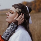 Джун что-то вытворяет