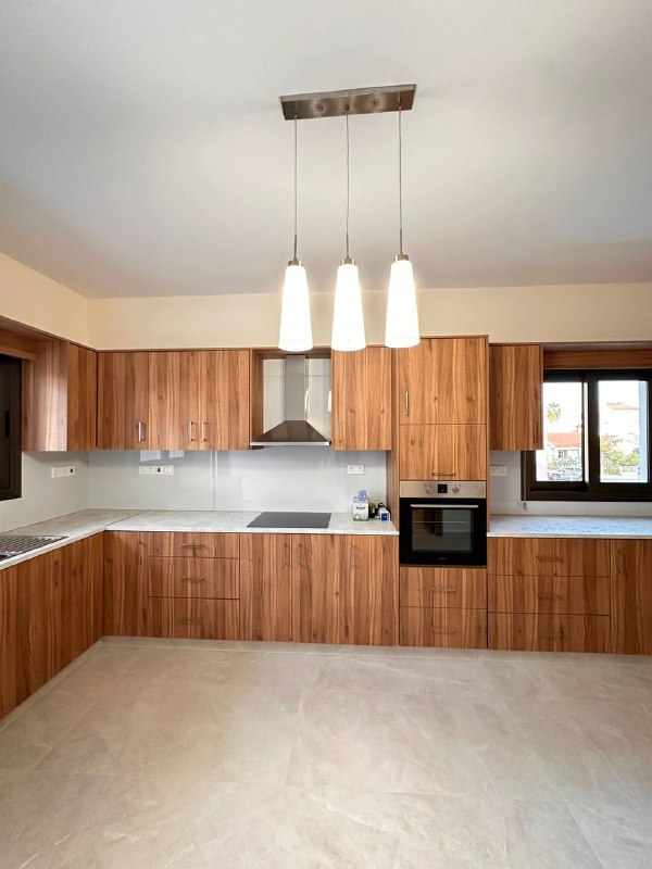 Spacious 3-bedroom apartment with 3 balconies for rent photo 1