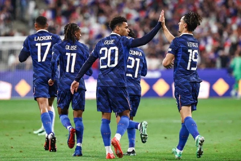 France's comeback with Zidane's golden exchange; Italy beat Turkey again