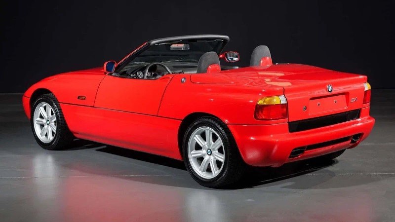 Родстер BMW Z1 с маленьким пробегом выставят на аукцион 4