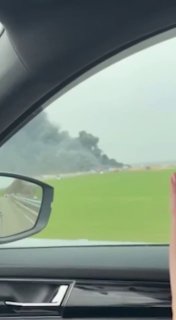 Бензовоз взорвался в результате ДТП в Ростовской области. Сообщается о погибшихНа трассе Ростов-Таганрог в результате ДТП с участием бензовоза и четырех легковых автомобилей погибли три человека, еще два пострадали. Об этом сообщают Baza и 112.По их данным