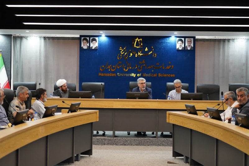 دانشگاه علوم پزشکی همدان: 📸 گزارش تصویری| دیدار صمیمانه سرپرست دانشگاه علوم پزشکی همدان با جمعی از ایثارگران دانشگاه◀️همزمان با سالروز بازگشت غرور