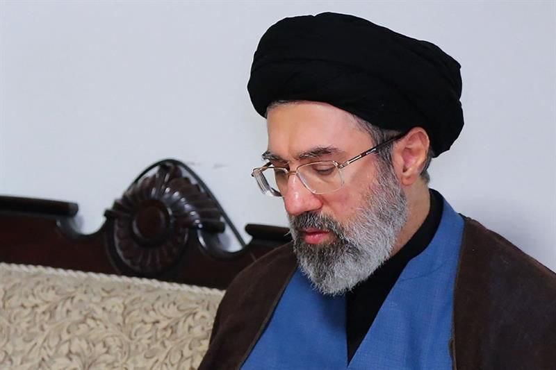 تیتر تجارت: مشارکت در مهم ترین پویش این روزهای ایران...برای رفع بلا از همه مسلمین به ویژه رهبر انقلاب آیت الله سید مجتبی خامنهای هم