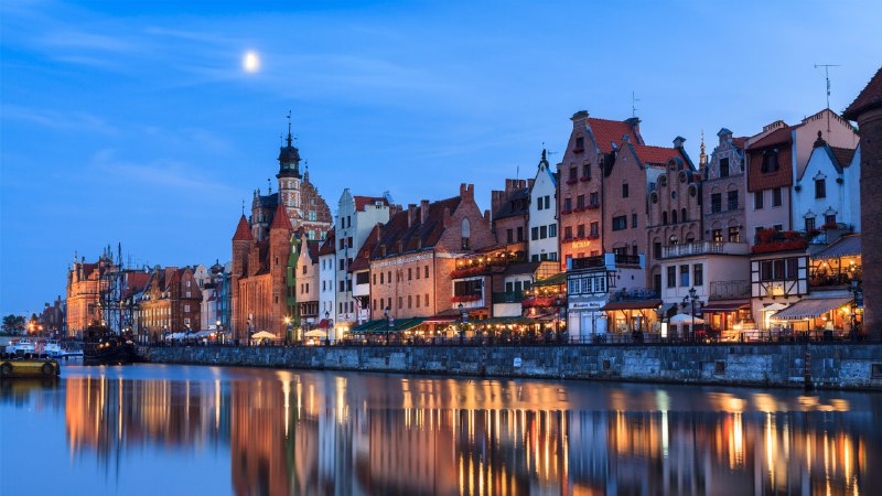 Pastel dreams and still watersGdańsk on the banks of the Motława, Poland (© Oscar Dominguez/TANDEM Stills + Motion)