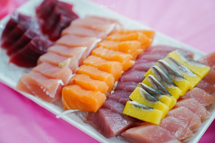 【屏東恆春│美食】阿興生魚片。來墾丁必吃後壁湖新鮮生魚片，一片只要5元，適合團體用餐