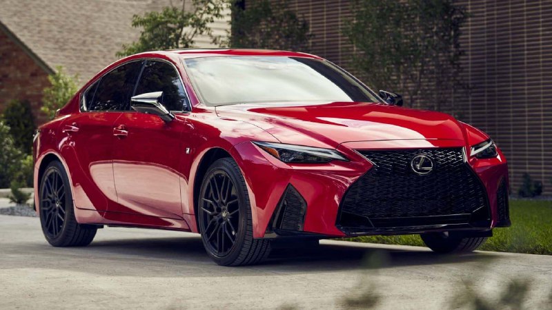В США представлен обновленный седан Lexus IS