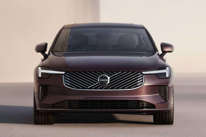 Volvo представила рестайлинговый седан S90 2