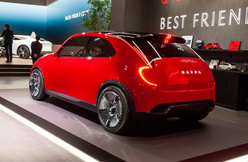Mazda X-Compact — хэтчбек без дисплея и кнопок 2