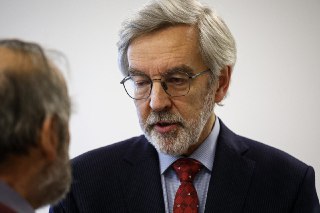 На лидера фракции «Яблоко» в Заксобрании Петербурга Шишлова составили протокол о демонстрации «экстремистской» символики. Это может перекрыть ему путь на осенние выборыПетроградский суд Петербурга рассмотрит протокол по статье о демонстрации «экстремистско