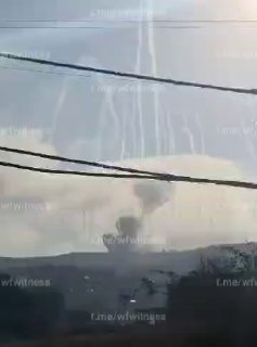 ️🇱🇧🇮🇱 צילומים המתעדים הפגזות ארטילריה וזרחן ישראלים שכוונו למרומי עלי אל-טאהר בדרום לבנון.