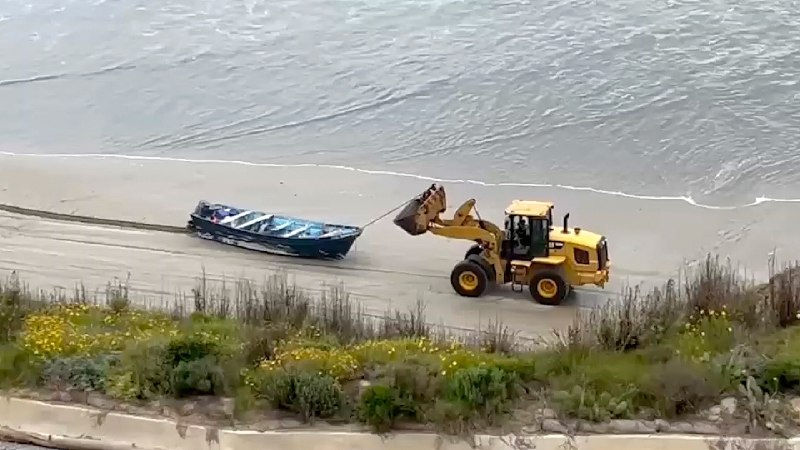 5 charged in 'human smuggling operation' after boat incident leaves 3 dead
