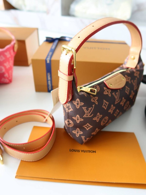Louis Vuitton Louis Vuitton Pochette Hills, фото 2