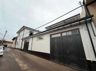 Продаётся два одинаковых коттеджа! Самарканд дарвоза