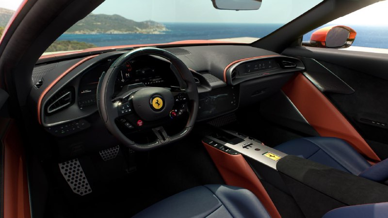 Ferrari показала открытую версию своей самой доступной модели — Amalfi Spider. Родстер получил мягку 8