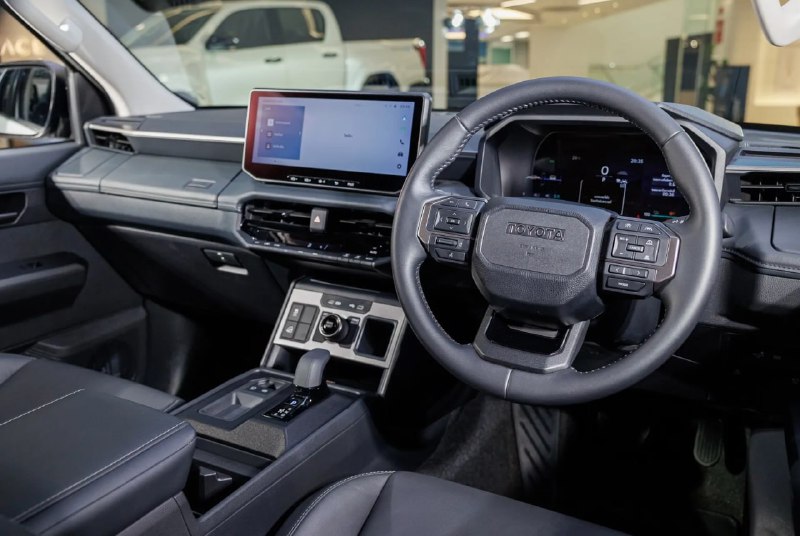 Новый Hilux впервые стал электромобилем 5