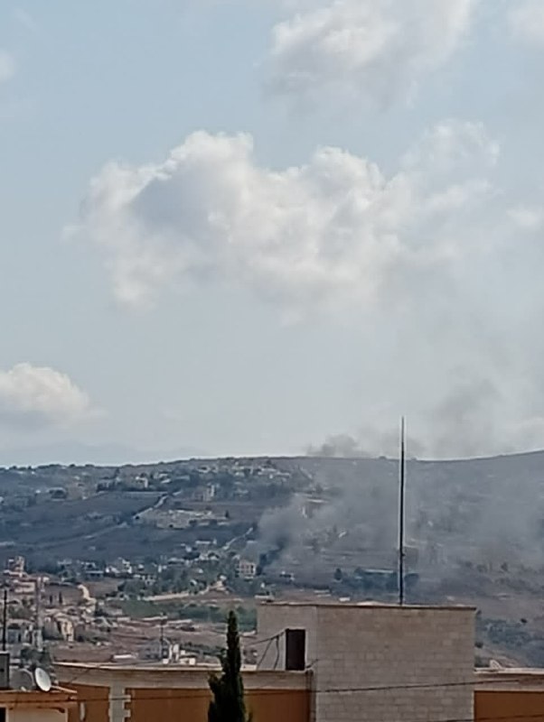 צבא הכיבוש. הוא שורף בתים בעיירה החולה