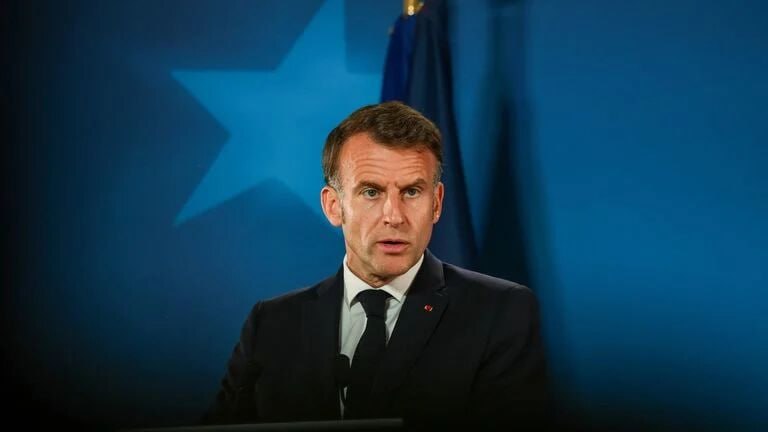 Macron travels to the Persian Gulf region to talk about the Strait of Hormuz