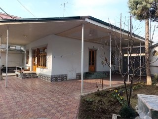 Продаётся участок 4,2 сотки,Чорсу,Кукча.Угловой,6 комнат.