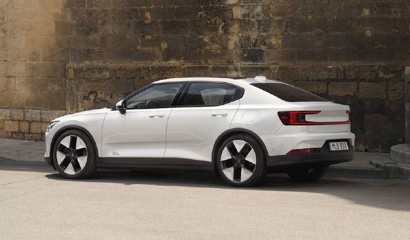 Лифтбек Polestar 2 подвергли легкому обновлению 2