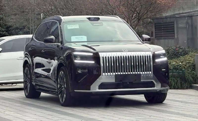 Интерьер Zeekr 8X раскрыли до премьеры

В сети поя...