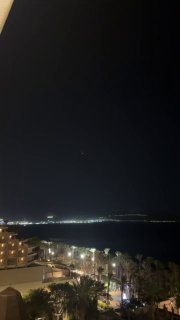תרגום מתנחלי ירושלים מתעד את הרגע בו שיגר הכיבוש טילי יירוט בשמי אילת, דרומית לפלסטין הכבושה, לאחר שאיראן ש…