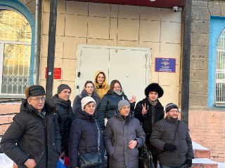 15 человек задержали в Новосибирске из-за акции в поддержку Telegram  Силовики задержали 15 человек в Новосибирске, которые пришли на митинг против блокировки Telegram. Об этом сообщает «Сибирский экспресс».  В отдел полиции доставили 15 человек, в том чис