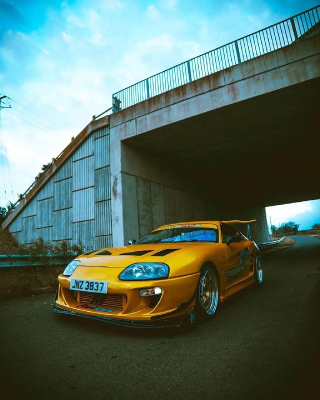 Toyota Supra 4