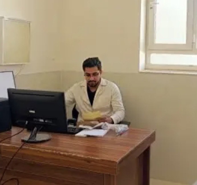 وبدا؛ رسانه سلامت وزارت بهداشت: ✅در گفتوگوی وبدا با دکتر بولاقی، پزشک خاشی در آستانه روز پزشک مطرح شد🔹نقش کلیدی معتمدان محلی در افزایش اعتماد عمومی به