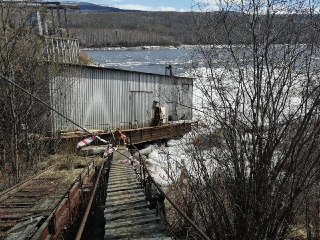 🌐 Бодайбо все еще без воды, Великобритания ввела новые санкции. Что еще произошло к 14:30 мск:🔹 В России. Жители Бодайбо вторые сутки живут без воды после аварии на станции «Роса». Коммунальные службы не смогли подключить насосы и начали монтировать гибкий