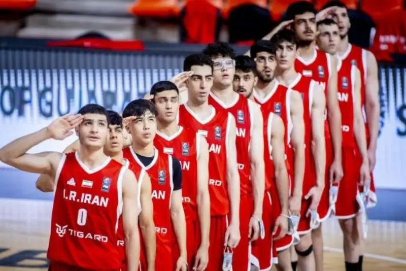 کیوسک خبر: 🔴 بسکتبال نوجوانان ایران به پلیآف کاپ آسیا صعود کرد🔸 تیم بسکتبال زیر ۱۸ سال پسران ایران در آخرین دیدار مرحله گروهی با ن