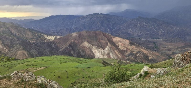 آنها: بهبه آسمون طارم که مریم جان فرستادن. شبیه کارتونای بچگیمونه. خیلی رویاییه.@anhaaparat
