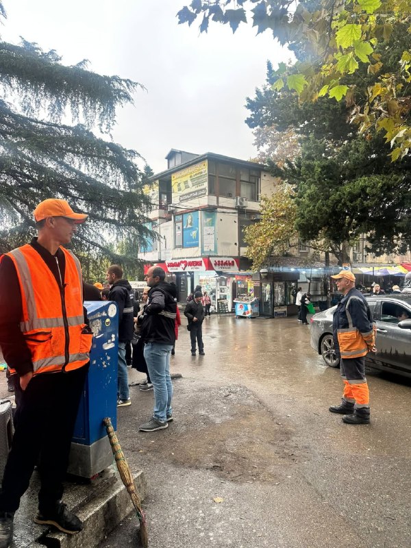 גם רוכלי רחוב הוסעו מרחוב דאדיאני נציגי הפיקוח העירוני ממשיכים להרחיק רוכלים מרחובות שונים של טביליסי. הפעם…