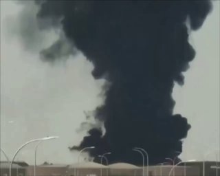 —️🇸🇦/🇾🇪 Fuel trucks at Riyadh airport on fire