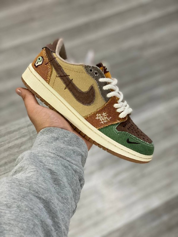 SportBrand | اسپرت برند: Nike jordan 1 low Size: 37 39 40 41Gheimat: 4,950,000 t🆔 جهت اطلاع از موجودی و ثبت سفارش @Sportbrandir📞 یا با شماره09903