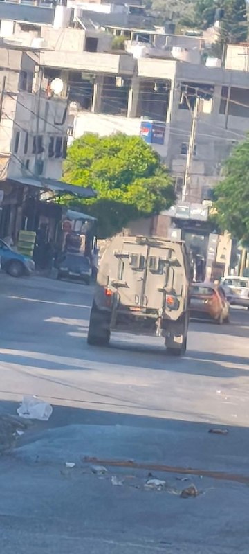 דחוף: כוחות הכיבוש מסתערים על העיירה עזון, מזרחית לקלקיליה.
