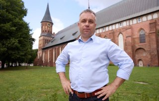 Кандидата в Госдуму от «Яблока» в Калининграде арестовали по статье, лишающей его возможности участвовать в выборах Антон Гендриксон, кандидат от «Яблока» на выборах в Госдуму и заксобрание Калининградской области, арестован на 10 суток по статье о «демонс