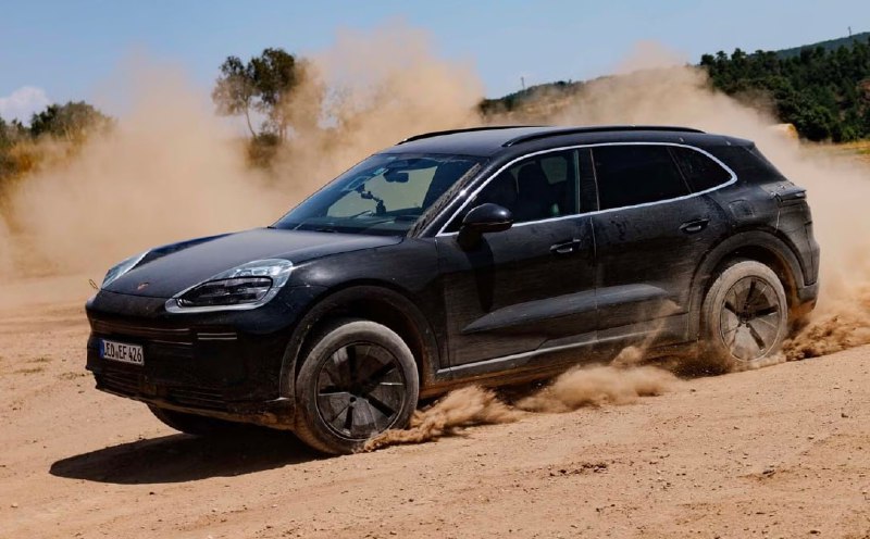 Компания Porsche раскрыла интерьер электрического Cayenne