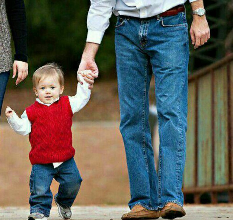 👪 " روانشناسی" همسرداری" 👪: کودک را هميشه از يک مسيرخاص به خانه نبريد.هنگام برگشتن به خانه به اوبگویید که می خواهيد از يکراه جديد به خانه برويد.این